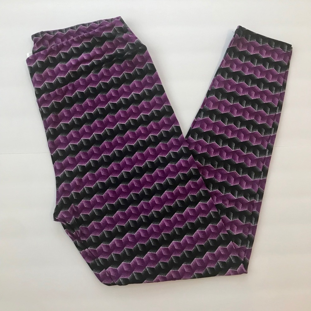 LuLaRoe Tall & Curvy Leggings